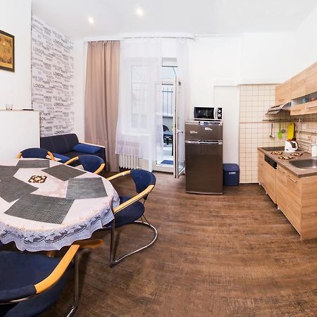 Apartment Ve Smeckach With A Big Terrace Praha Bagian luar foto