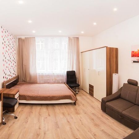 Apartment Ve Smeckach With A Big Terrace Praha Bagian luar foto